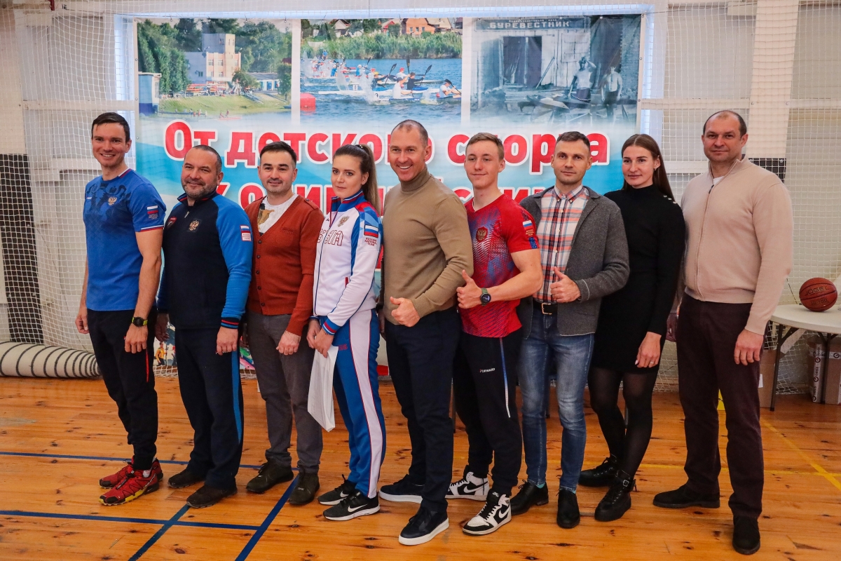 Олимпийский чемпион по гребле на каноэ Максим Опалев провел мастер-класс для юных гребцов Саратовской области
