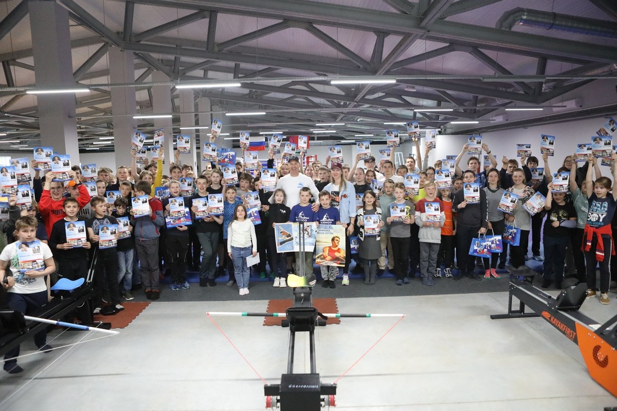 Мастер - класс по гребле на байдарках и каноэ с Максимом Опалевым и Юлианой Салаховой в Волгограде