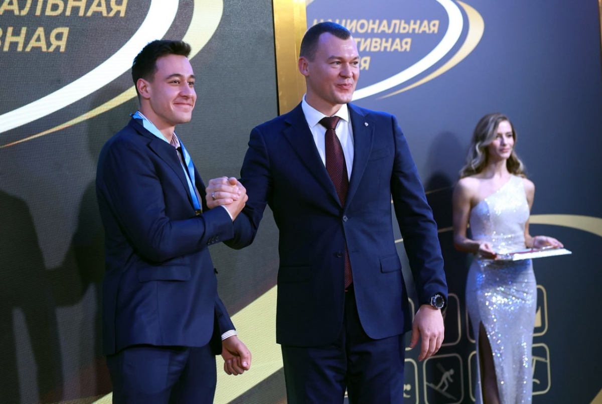 На прошедшей в Москве Национальной спортивной премии каноисту Захару Петрову вручили золотую медаль чемпионата мира